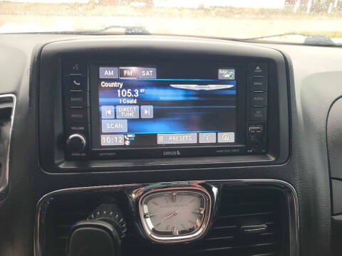 2014 Chrysler Town and Country S