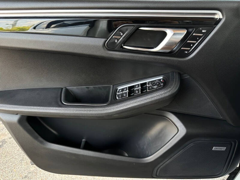 2017 Porsche Macan S
