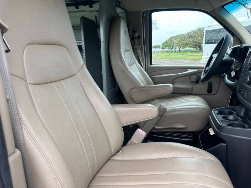 2012 Chevrolet Express Cargo Work Van - Photo 31
