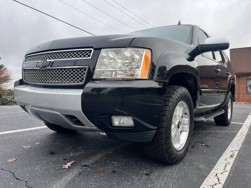 2008 Chevrolet Tahoe LS photo 3