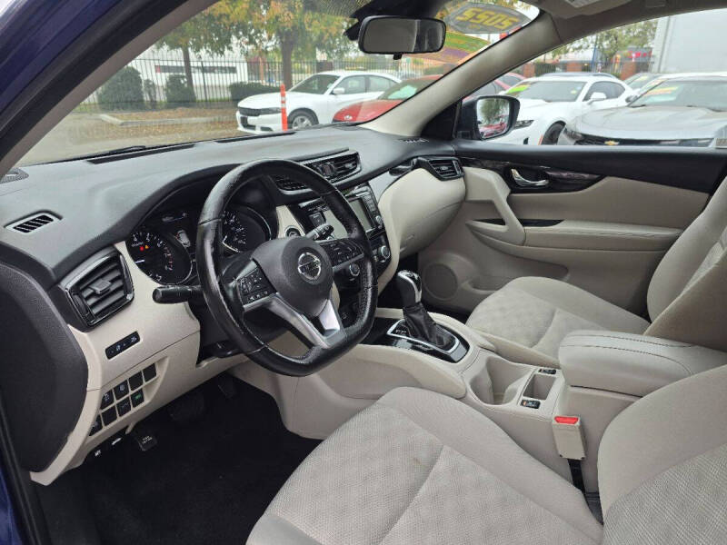 2022 Nissan Rogue Sport SV