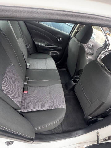 2018 Nissan Versa SV