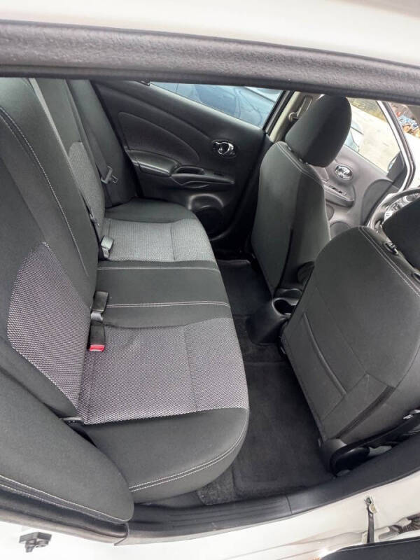 2018 Nissan Versa SV