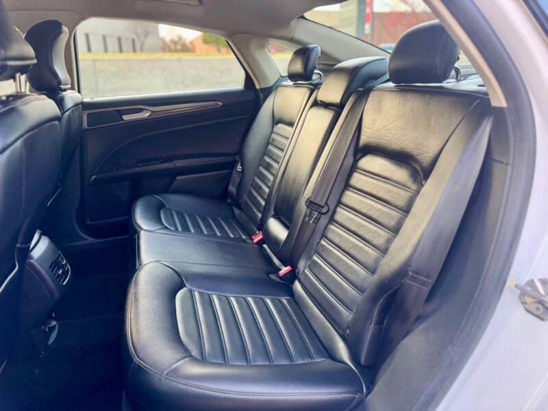 2017 Ford Fusion Hybrid SE