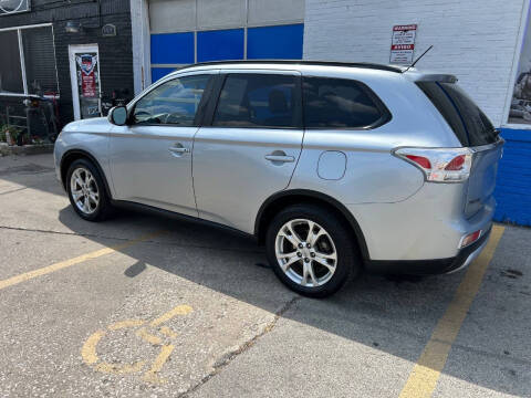 2015 Mitsubishi Outlander SE