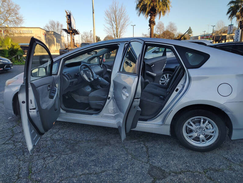2010 Toyota Prius III