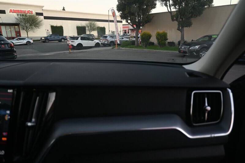 2020 Volvo XC60 T5 Momentum