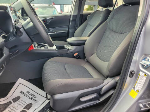 2024 Toyota RAV4 Hybrid LE