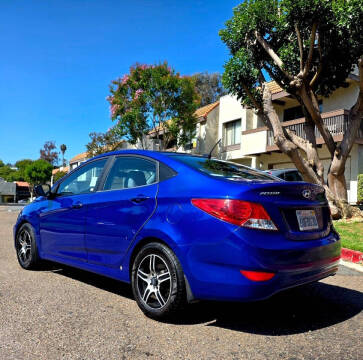 2012 Hyundai Accent GLS