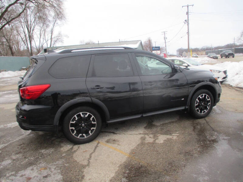 2020 Nissan Pathfinder SV