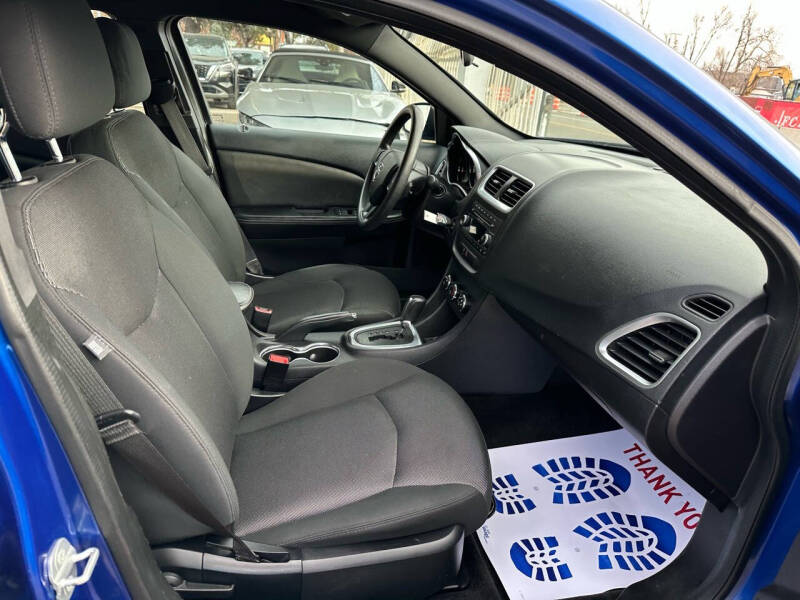 2014 Dodge Avenger SE