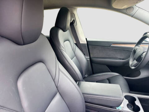 2025 Tesla Model Y Long Range