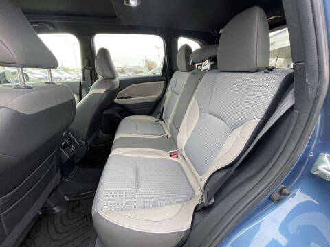 2025 Subaru Forester Premium