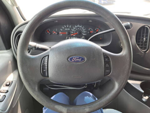 2008 Ford E-Series E-350 SD XLT