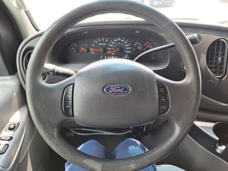 2008 Ford E-Series E-350 SD XLT