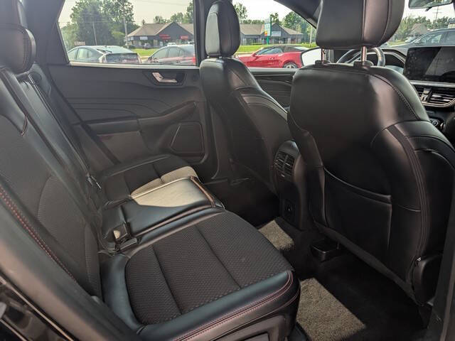 2023 Ford Escape ST-Line Select