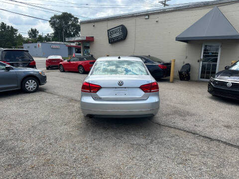 2012 Volkswagen Passat SEL