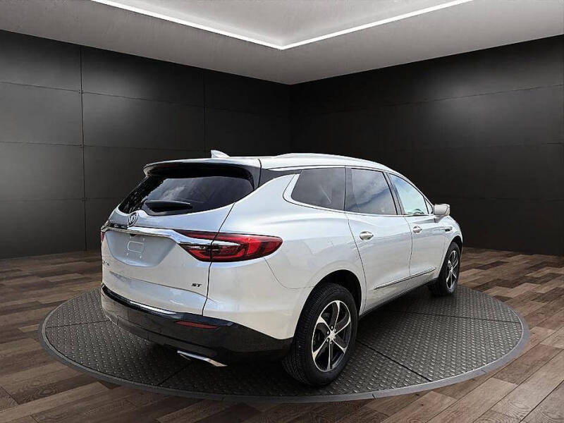 2020 Buick Enclave Essence