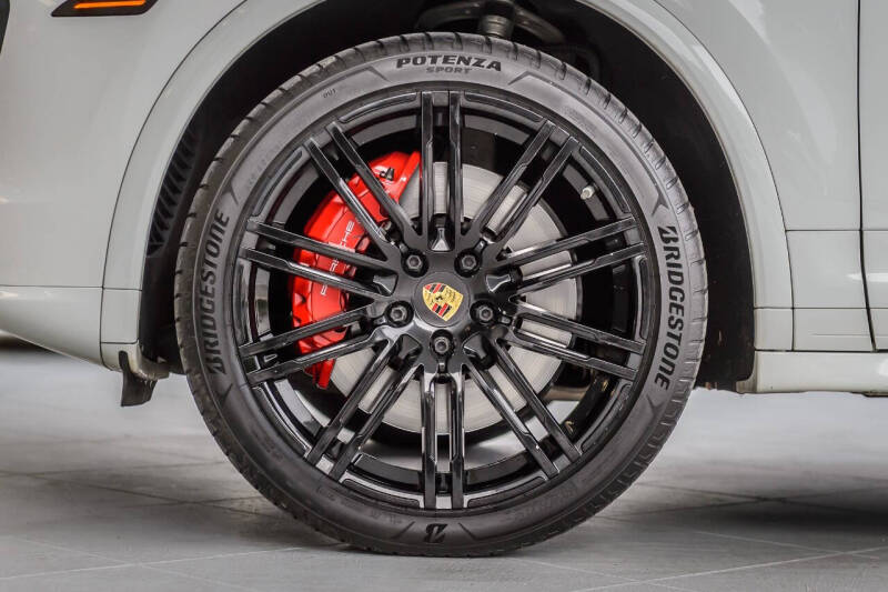 2016 Porsche Cayenne GTS