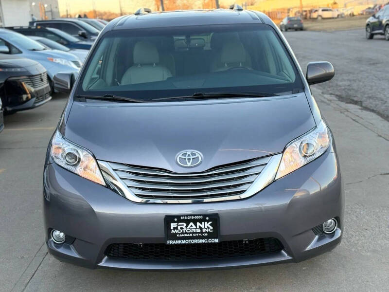 2017 Toyota Sienna XLE Premium 7-Passenger