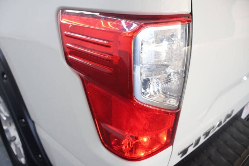 2018 Nissan Titan SV