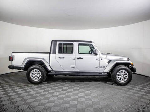 2023 Jeep Gladiator Sport