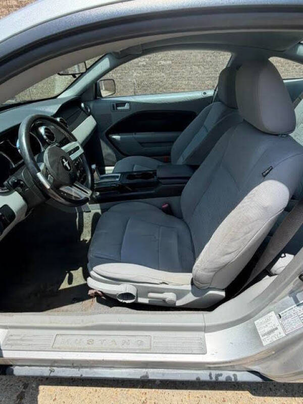 2009 Ford Mustang V6 Deluxe