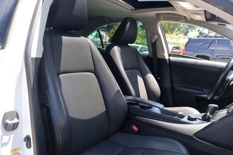 2018 Lexus IS 300