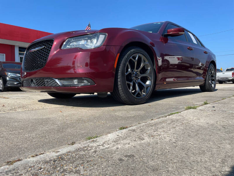 2018 Chrysler 300 S's photo