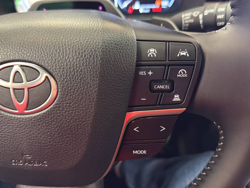 2025 Toyota Crown Signia Limited