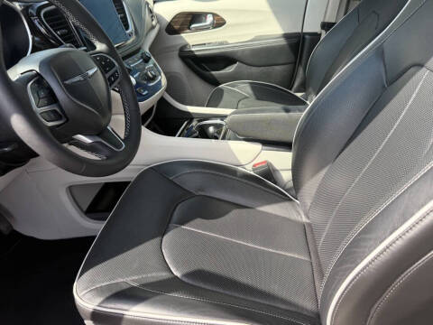 2023 Chrysler Pacifica Plug-In Hybrid Limited