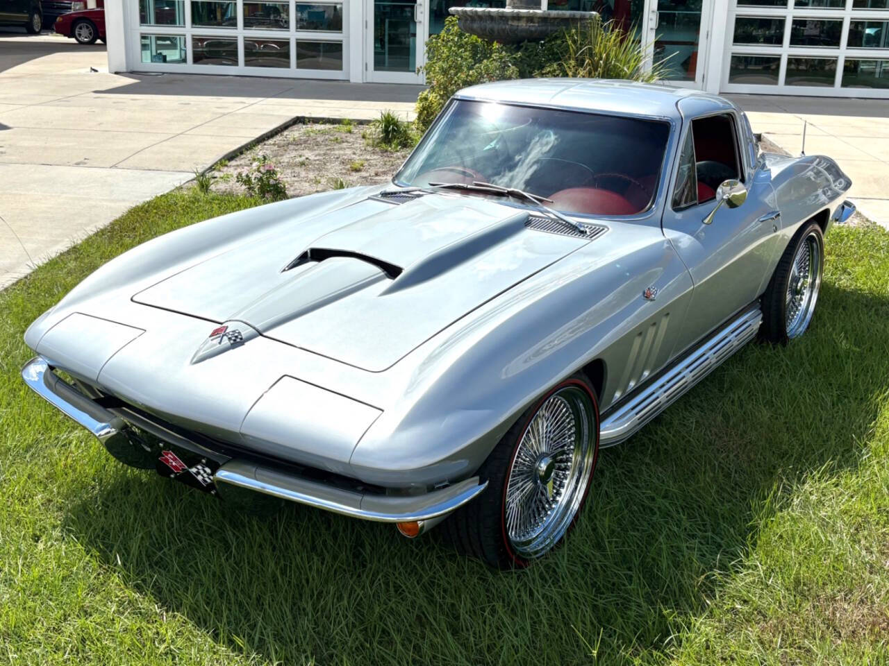 1965 Chevrolet Corvette 12