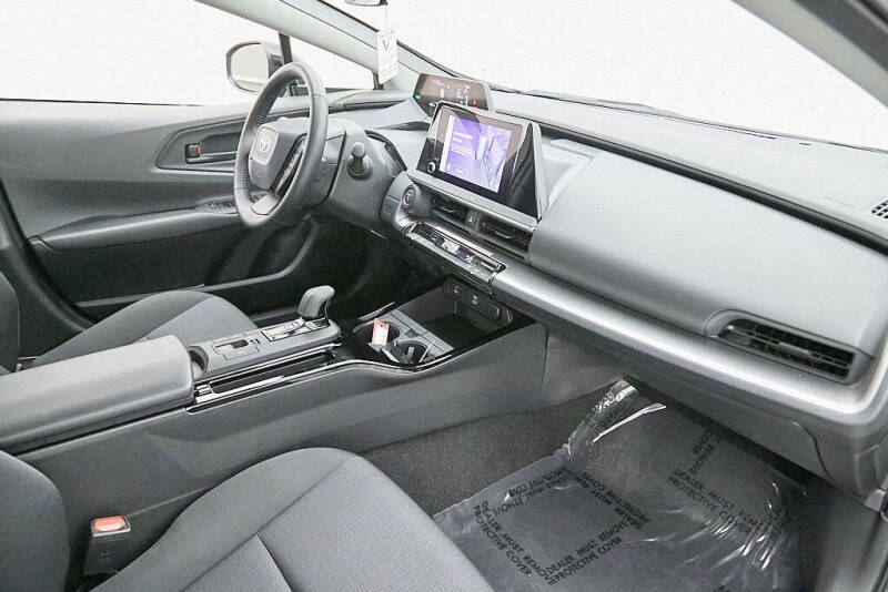 2025 Toyota Prius LE