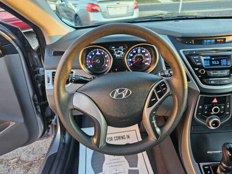 2016 Hyundai Elantra SE