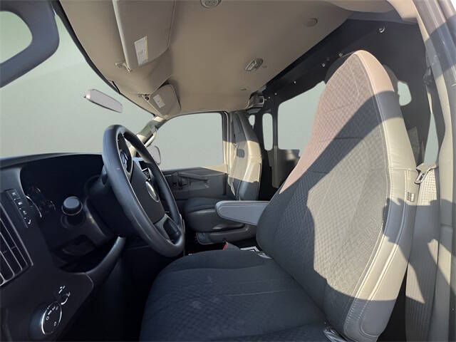 2023 Chevrolet Express 2500