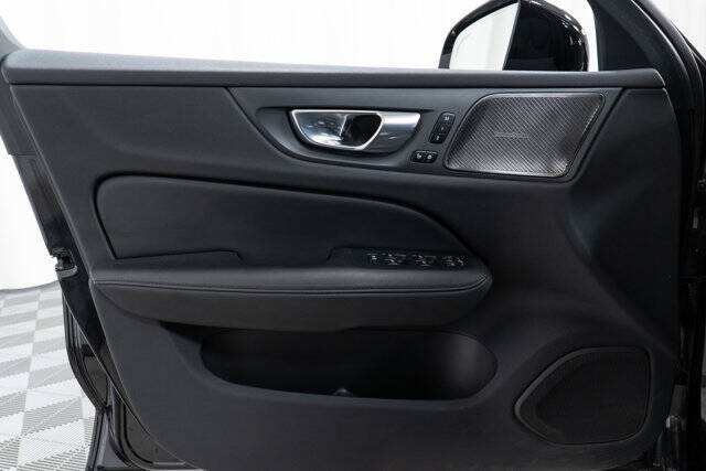 2024 Volvo V60 Cross Country B5 Plus