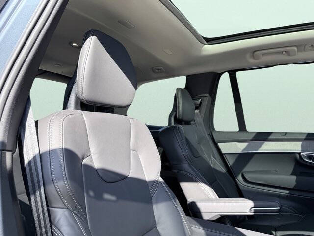 2025 Volvo XC90 T8 Ultra Bright Theme 6P