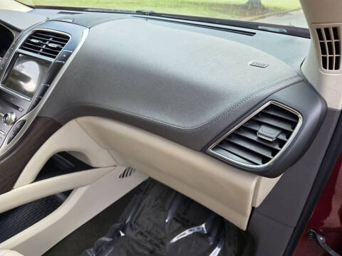 2019 Lincoln Nautilus Select