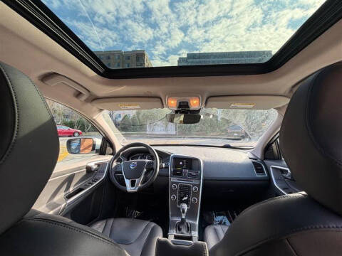 2016 Volvo XC60 T5 Drive-E Premier