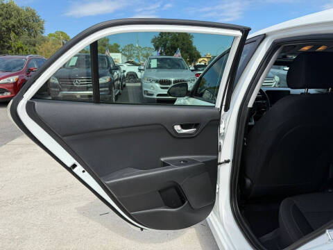 2021 Kia Rio 5-Door S