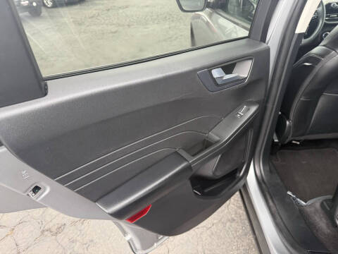 2022 Ford Escape SEL