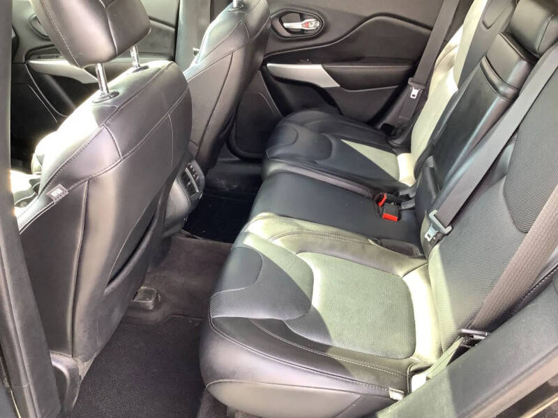 2016 Jeep Cherokee Overland