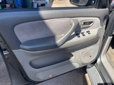 2003 Toyota Sequoia SR5