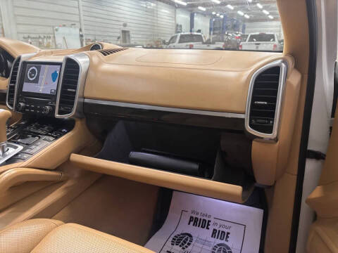 2017 Porsche Cayenne Platinum Edition