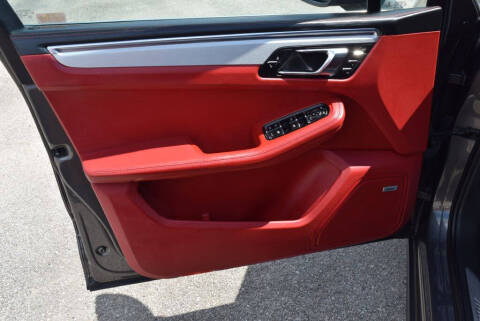 2015 Porsche Macan Turbo