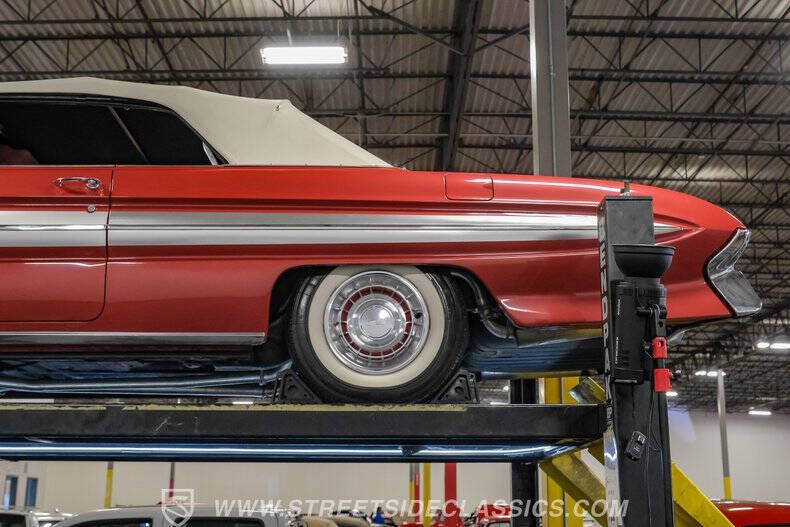 1961 Oldsmobile Starfire