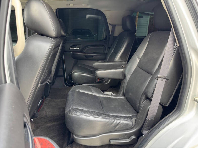 2011 Cadillac Escalade Luxury