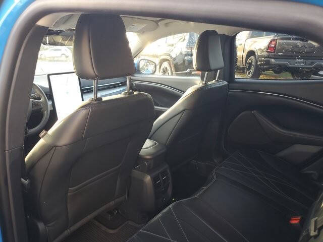 2022 Ford Mustang Mach-E Select