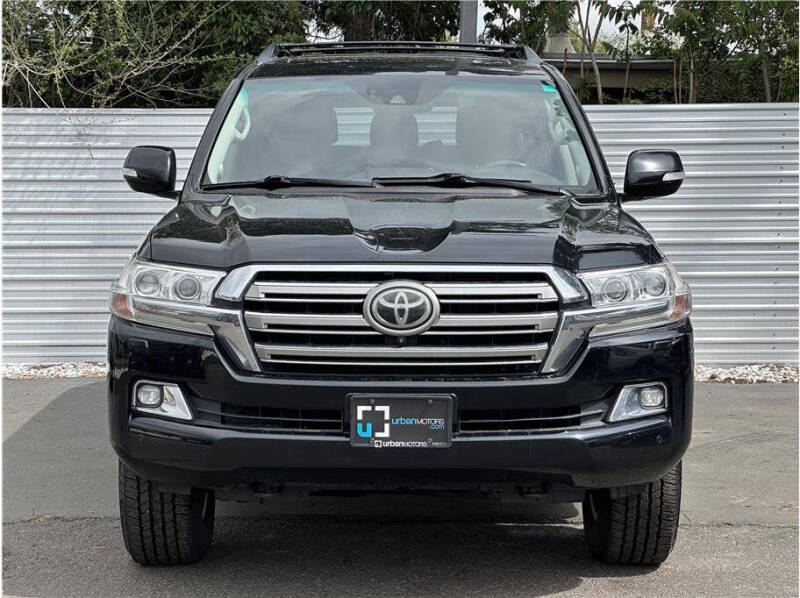 2016 Toyota Land Cruiser