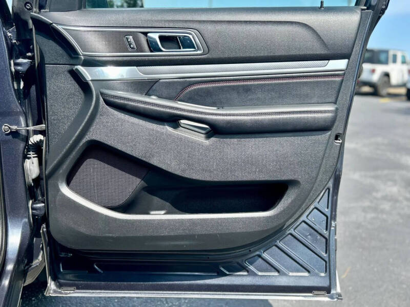 2017 Ford Explorer Sport